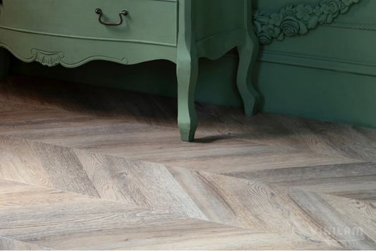 Виниловый ламинат Vinilam - Parquet Chevron Шеврон Шампань (RI153616CL4-2.5)