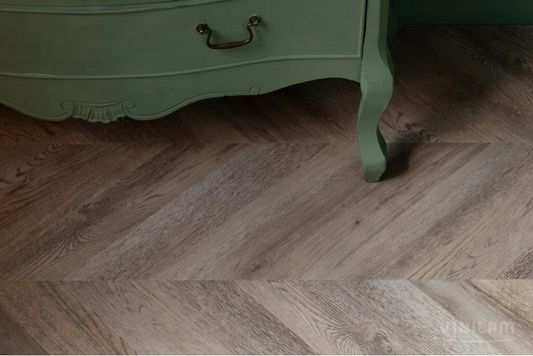 Виниловый ламинат Vinilam - Parquet Chevron Шеврон Шампань (RI153616CL4-2.5)